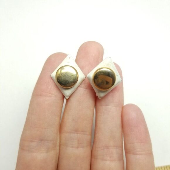 Vintage White and Gold Tone Diamond Shape Clip On earrings with Button Center - Picture 5 of 6
